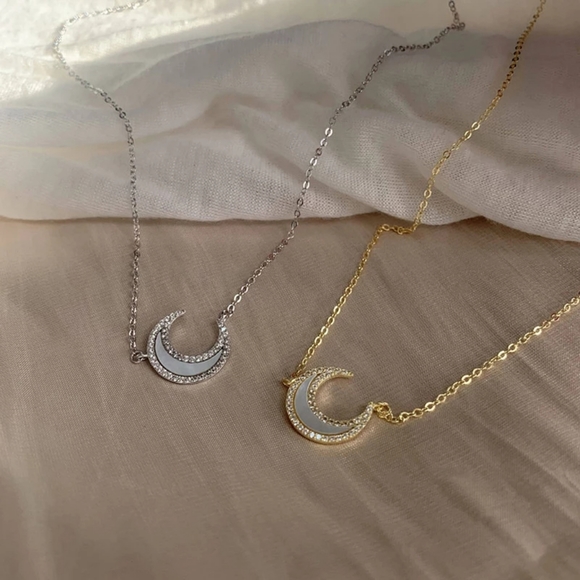 NEW 14k Gold Sea Shell Crescent Moon Necklace π - Picture 5 of 16